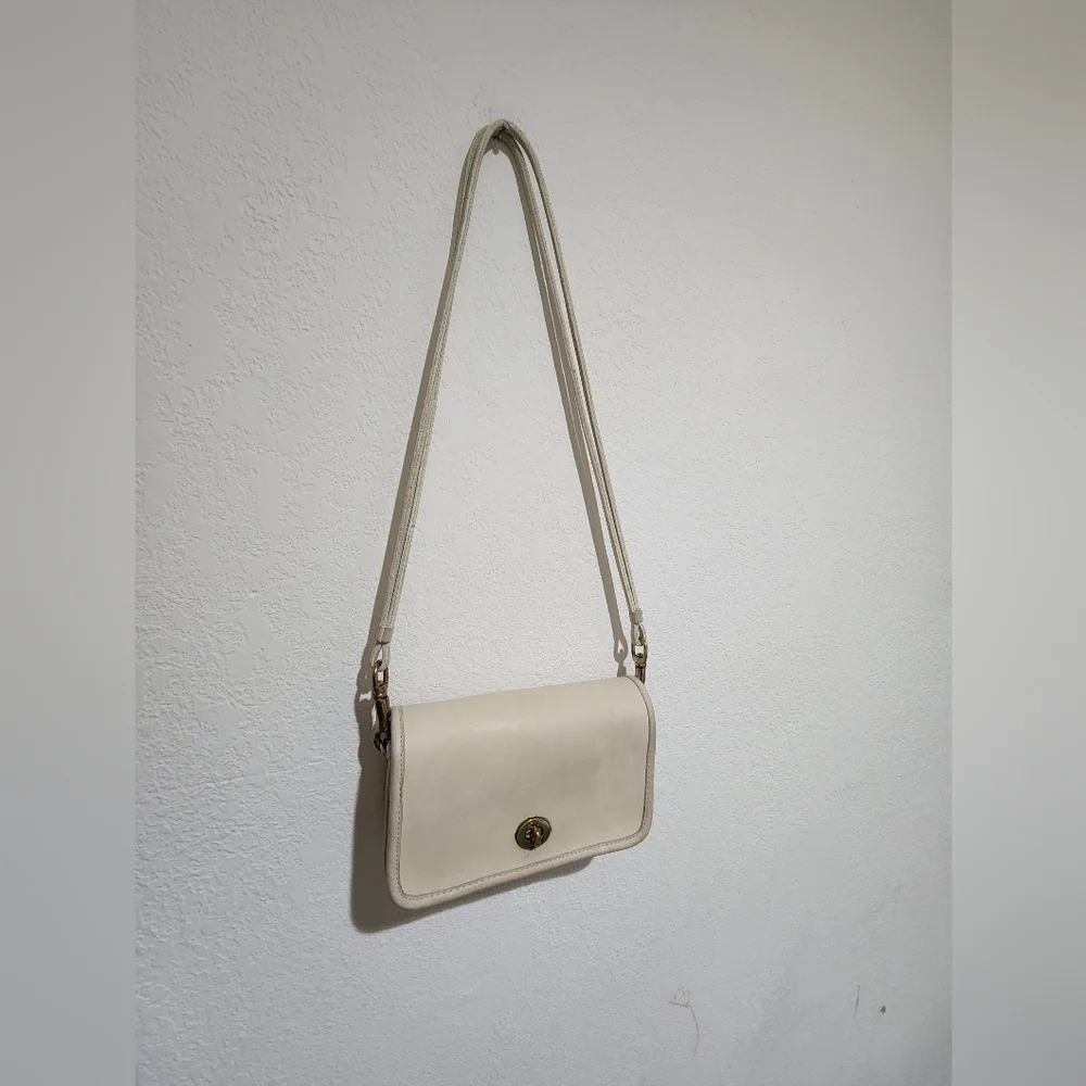 Vintage Coach Shoulder Purse 9385 - Bone - Picture 2 of 15